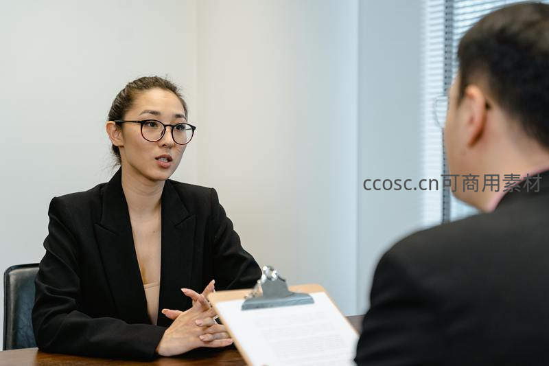 面试官与求职者对话
