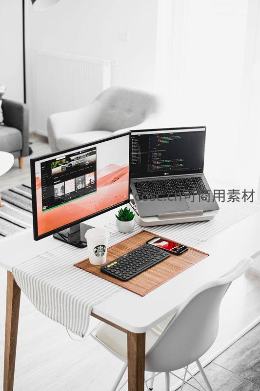 双屏程序员的现代工作台