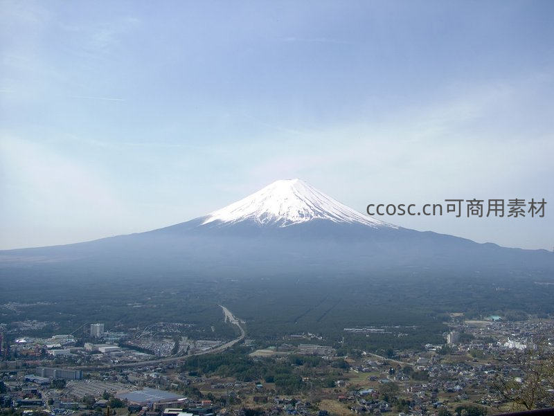 富士山下城市全景