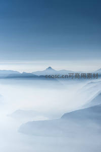 云海之上的层叠山脉剪影