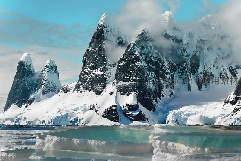 极地冰峰与碧水奇景