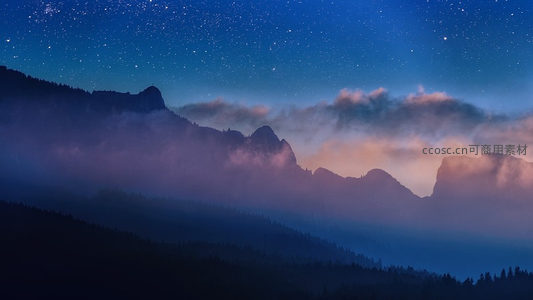 星空下的云海山脉，梦幻紫蓝渐变夜景