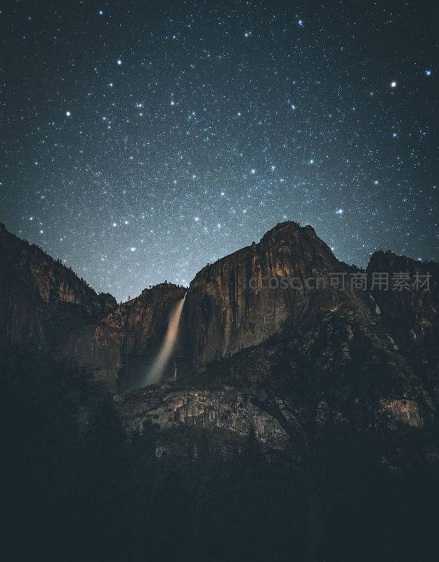 星垂峡谷，瀑布飞流夜未央