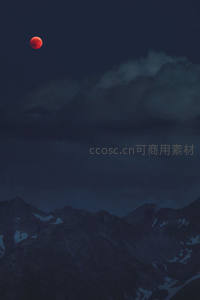 血月高悬雪山之巅夜空