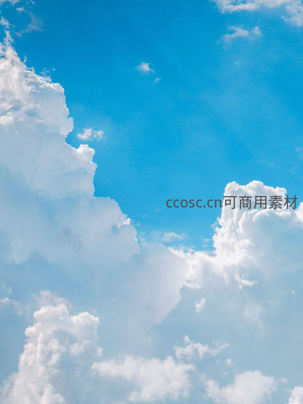 晴空万里，云卷云舒