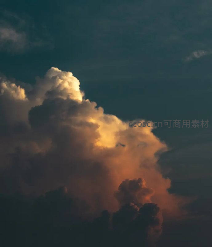金色云峰破晓时分气势磅礴