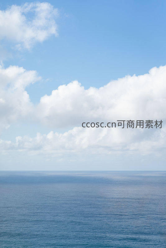 碧海连天云悠悠，开阔视野心自宽