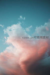 粉蓝渐变天空，云朵如梦似幻轻柔飘逸