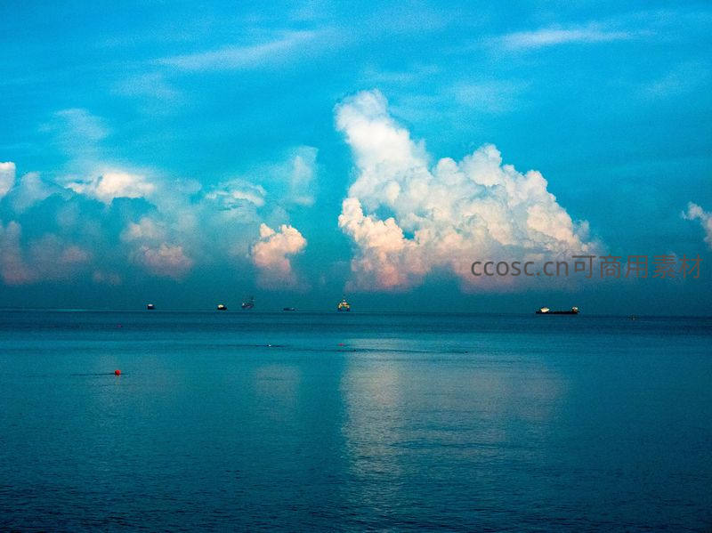 海天一色云影悠悠