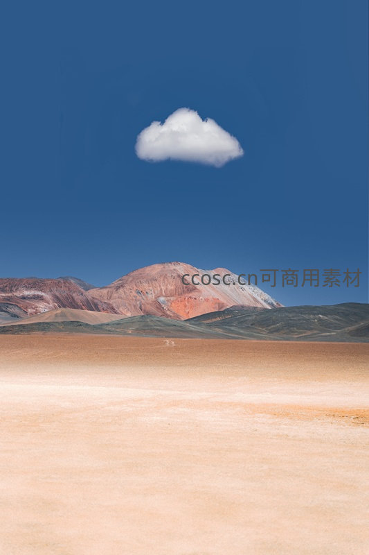 荒漠孤云，彩色山脉下的宁静奇景