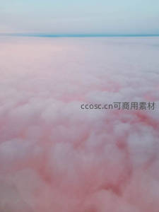 云端之上粉色的棉花糖海