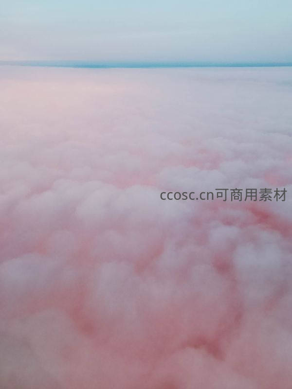 云端之上粉色的棉花糖海