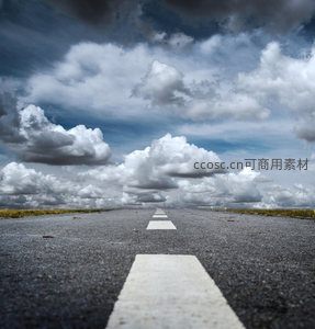延伸向未知的云下公路