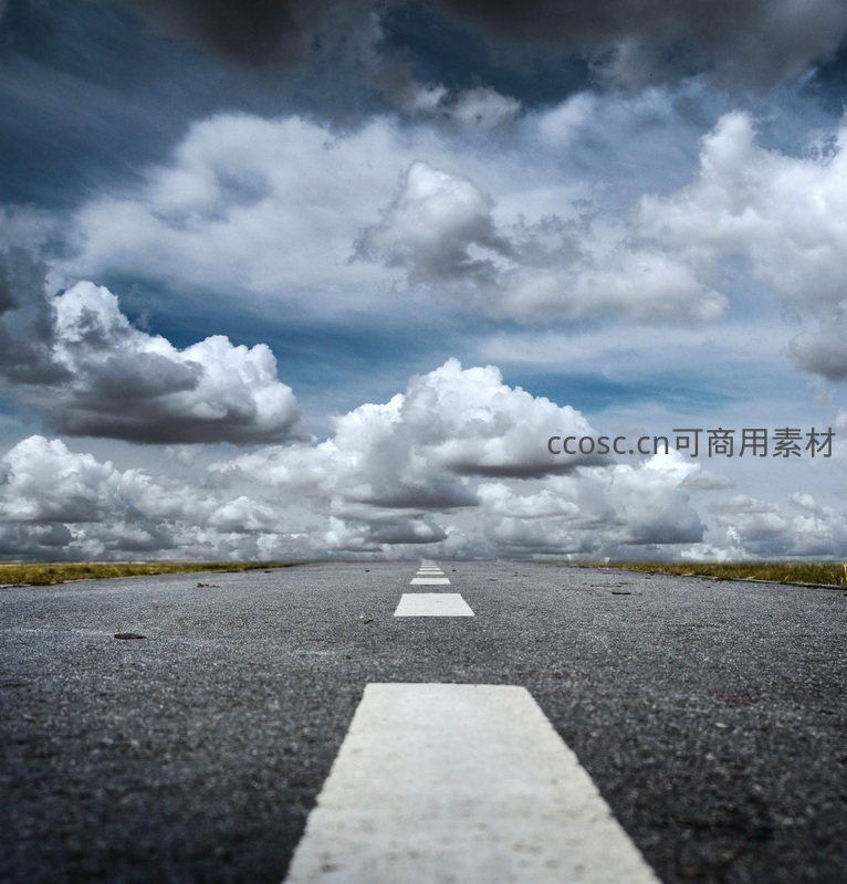 延伸向未知的云下公路