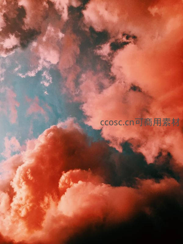 魔幻橙红云层席卷苍穹