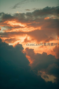 火烧云燃爆天际，金红云海壮丽绝伦