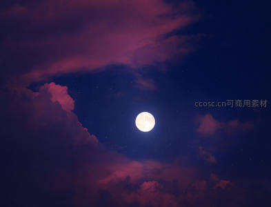 星夜紫云间，玉盘高悬照人间