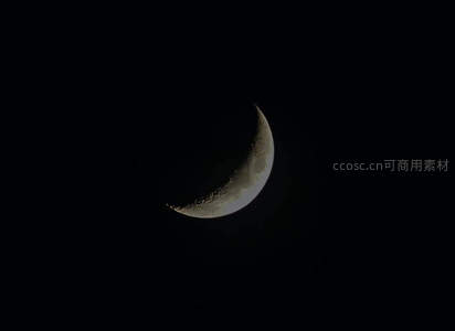 暗夜中清晰可见的月球表面
