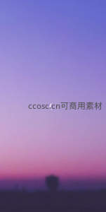 暮霭沉沉时分的温柔月牙