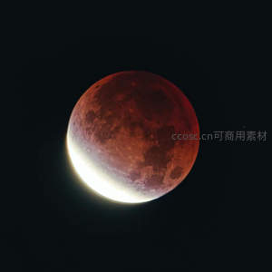 血月高悬，月食奇观震撼人心