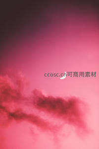 粉红天幕下的新月如钩