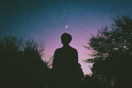 月下人影仰望星河梦