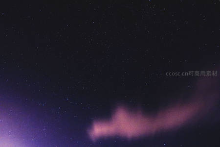 深邃夜空中的点点繁星与紫云