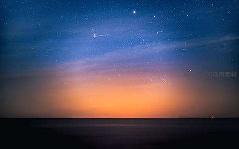 星河璀璨夜海，流星划过天际