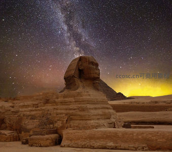 狮身人面像沐浴银河星光