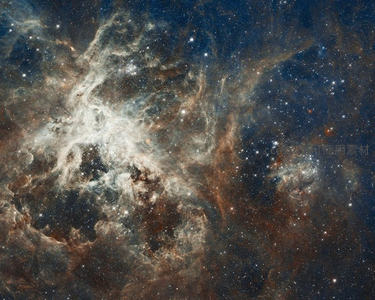星云弥漫宇宙深处