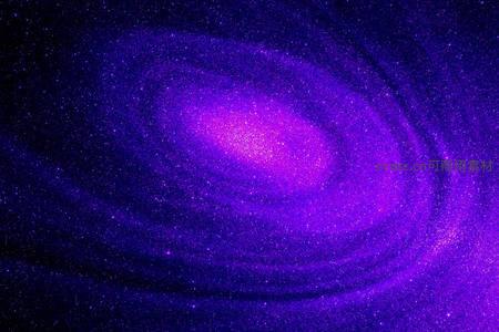 紫色旋涡星系闪耀宇宙深处