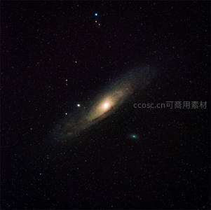 遥远星系在夜空闪耀
