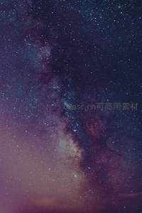 深邃紫蓝星河，神秘而浪漫