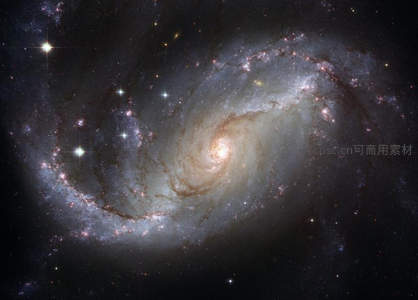 壮丽螺旋星系在深空闪耀光芒
