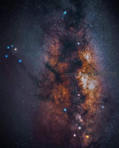 星云与繁星交织的宇宙画卷