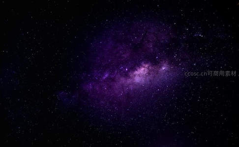 紫色银河划破漆黑夜空