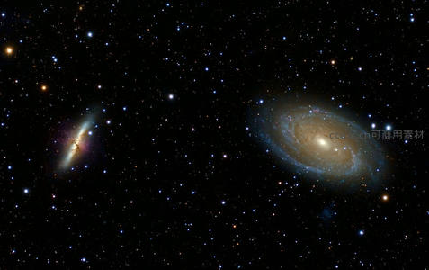 双螺旋星系在星空中的壮丽舞动