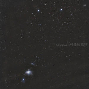 猎户座星云在夜空中清晰可见，群星环绕