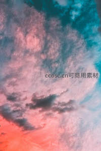 粉蓝交织的奇幻云层，如梦似幻