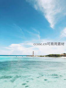 海边灯塔与碧海蓝天
