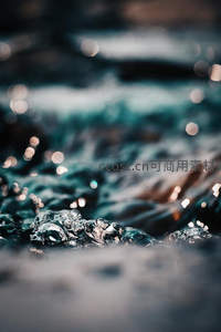 水珠晶莹闪烁梦幻光斑