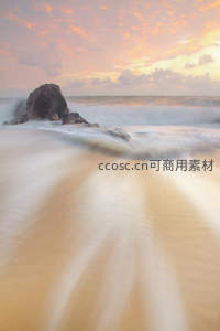 慢门拍摄的梦幻海浪