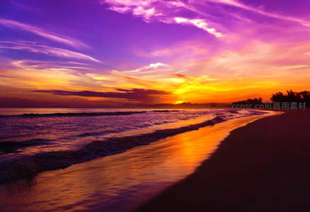 紫焰夕照，浪吻黑沙岸