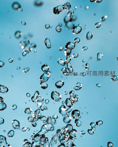 蓝色背景中气泡升腾，水下微观世界