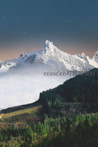 雪山之巅云海星夜交辉