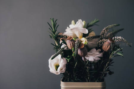 灰调干花组合，静谧艺术感