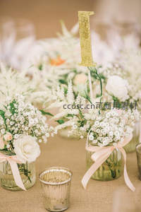 白色满天星婚礼桌花装饰