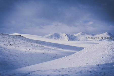 广袤无垠的极地雪原风光