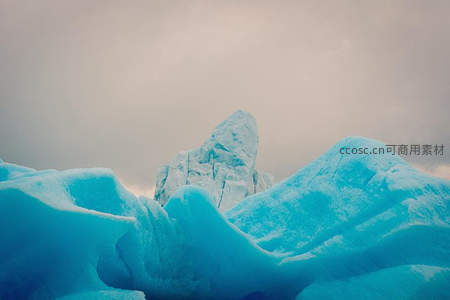 蓝冰奇观，自然雕琢的极地艺术