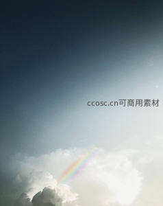 雨后彩虹划破云层，天空洒下七彩光芒